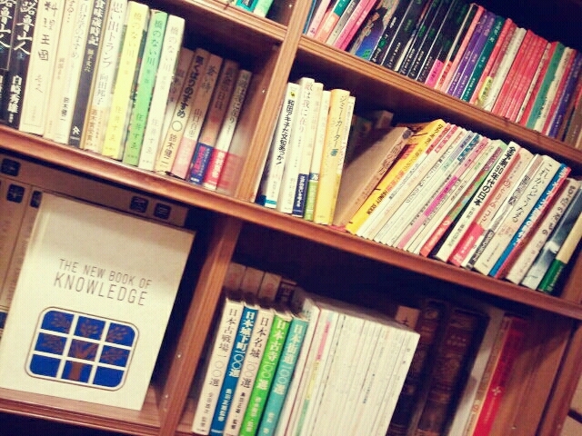 雅楽茶の書棚1